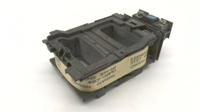 Load image into Gallery viewer, Siemens 3UA4200-7AD
